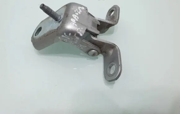 Ford Fiesta Rear door lower hinge 176ATD4E