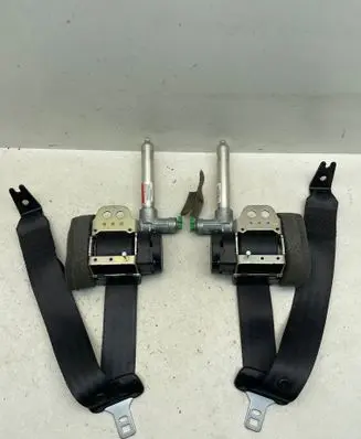 Volvo C30 Rear seatbelt 30642226 30642227