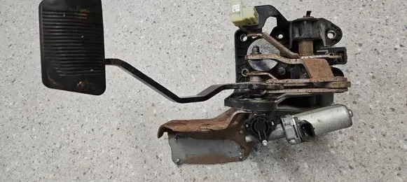 Chrysler Town u0026 Country V Brake pedal P04721199AG 04721199AG