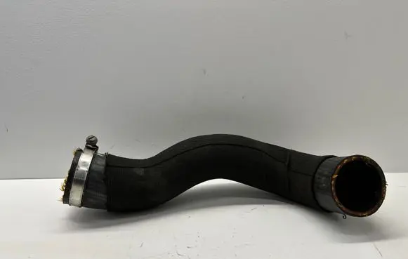 Volkswagen Touareg II Intercooler hose/pipe 7P0145737C