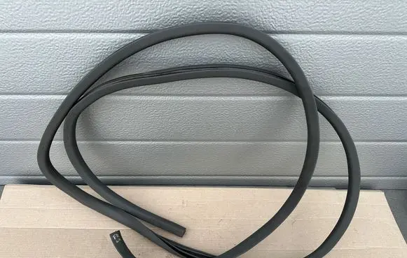 Nissan King Cab, Navara Rubber seal front door (on door) 76921VK210