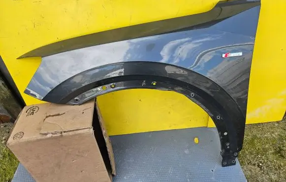 Audi SQ2 GA Fender
