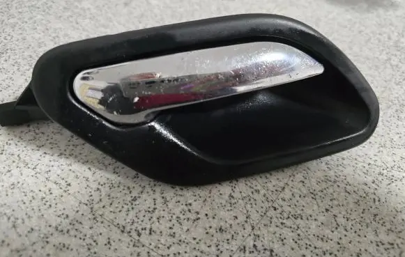 Rear door interior handle