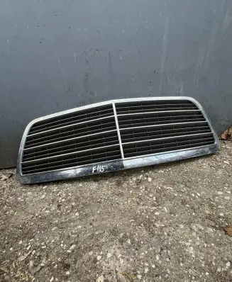 Mercedes-Benz E W210 Front bumper upper radiator grill 2108800583 F115