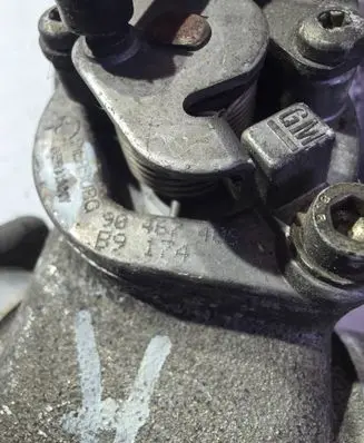 Opel Omega B1 Throttle valve 90467409
