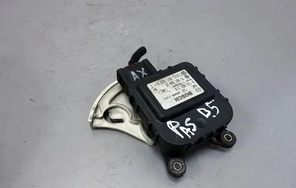 Volkswagen PASSAT B5 Air flap motor/actuator 8D1820511E 0132801115 700015693F