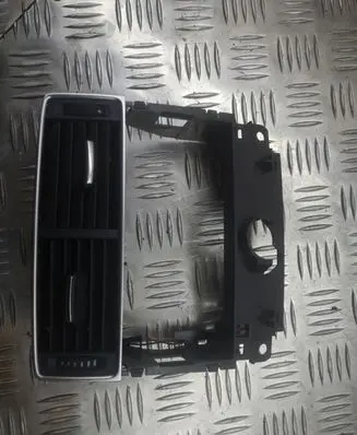 Audi A8 S8 D3 4E Rear air vent grill 4E0819203B