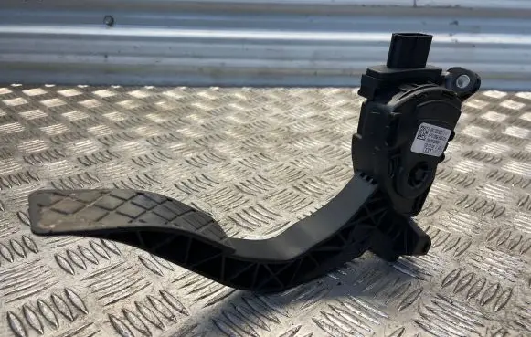 Audi A6 S6 C6 4F Accelerator throttle pedal 8K1723523 6PV00950501 05062008