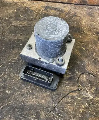 Mercedes-Benz Sprinter W906 ABS Pump 0265956033 8E099699Z0