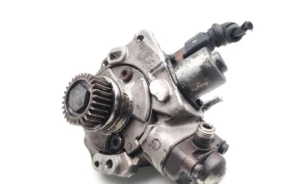 Ford Mondeo MK V Fuel injection high pressure pump 9674984480 28384347