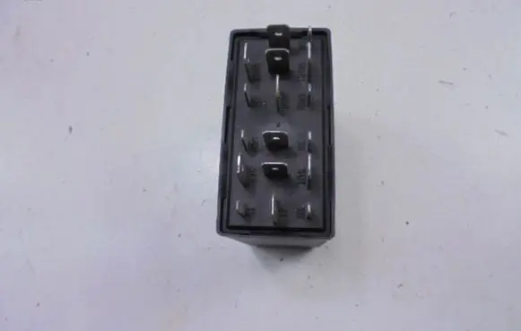 Audi A4 S4 B5 8D Other relay 4B0919471