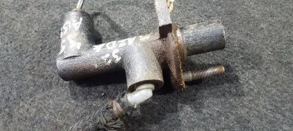 Mazda 323 Clutch master cylinder