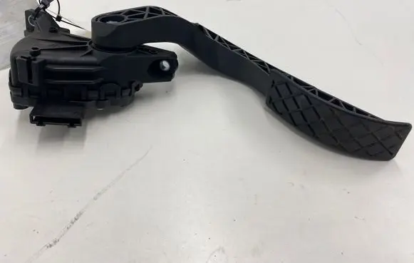 Seat Exeo (3R) Accelerator throttle pedal 8E1721523G