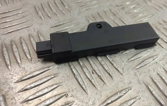 BMW X3 F25 Front door lock 9220832
