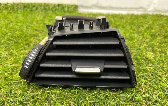 BMW 1 F20 F21 Dash center air vent grill 920535607 507890