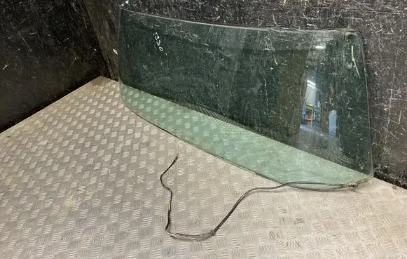 Mercedes-Benz 250 280 W108 Rear windscreen/windshield window 
