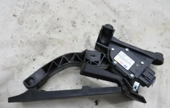 Hyundai i40 Accelerator throttle pedal