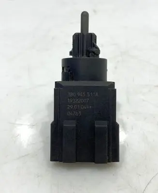 Volkswagen Transporter - Caravelle T5 Brake pedal sensor switch 3B0945511A