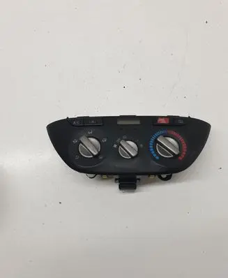 Toyota RAV 4 (XA20) Climate control unit 5590042140
