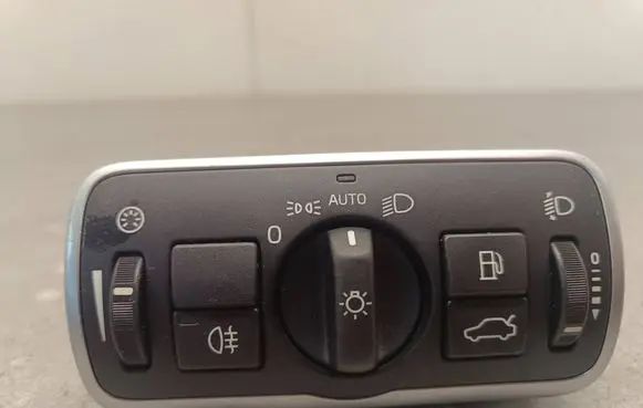 Volvo V60 Light switch 30739456 140919C 10096705