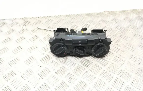 Volkswagen Golf V Climate control unit 74321370 537011