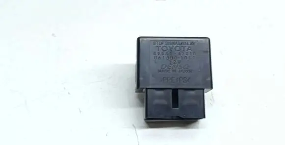 Toyota Prius (XW30) Rear light relay 895A147010 0618001011