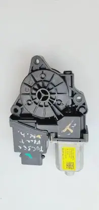 Hyundai Tucson TL Front door window regulator motor 82460D7010 1101011978 DC12V9M18
