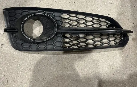 Audi A8 S8 D4 4H Front bumper lower grill 4H0807680A