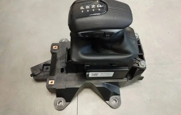 Volkswagen Amarok II Gear shifter/selector MB3P7P427GFW