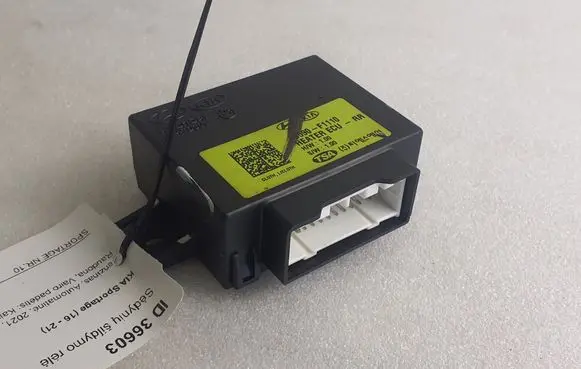 KIA Sportage Seat heating relay 89590F1110