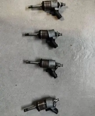 Skoda Superb B8 (3V) Fuel injector 06N906036A