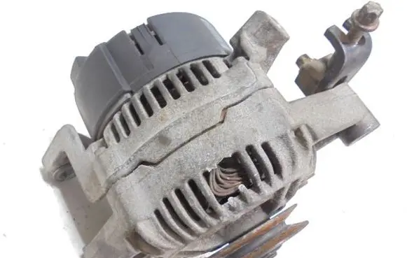 Opel Astra G Generator/alternator 90389247