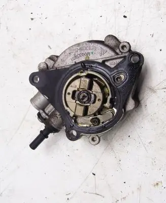 Opel Grandland X Vacuum pump 9812135880