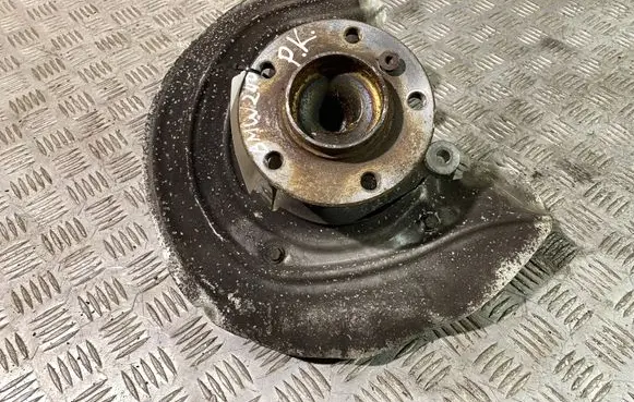 BMW 2 F22 F23 Front wheel hub