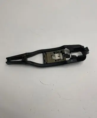 BMW 3 E46 Front door exterior handle/bracket 8216122 PA6-GF60