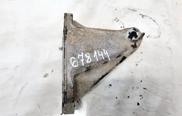 Mercedes-Benz C W203 Engine mounting bracket A1122232004