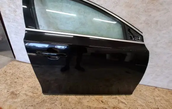 Volvo V40 Front door
