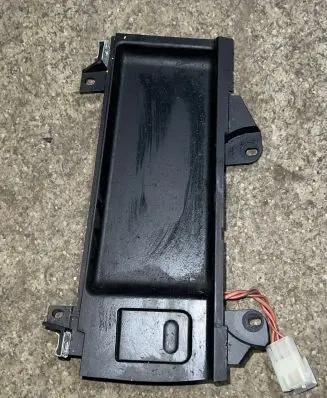 BMW 5 E39 Cigarette lighter front 8159694
