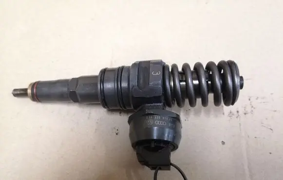 Audi A3 S3 8P Fuel injector 038130073AG
