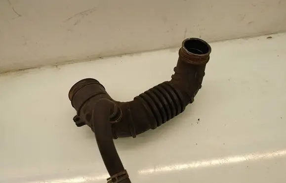 Mitsubishi Pajero Turbo air intake inlet pipe/hose 