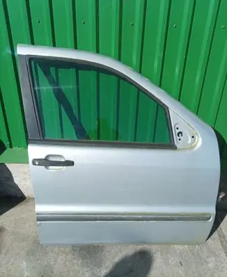 Volvo V70 Front door