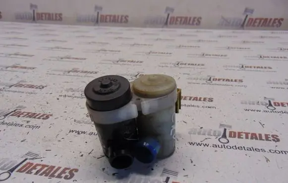 Honda CR-V Windscreen/windshield washer pump