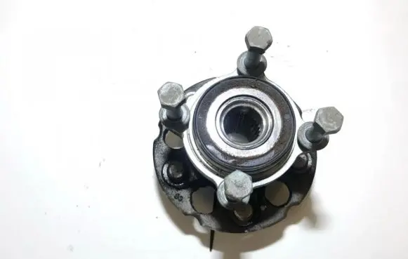 Honda CR-V Rear wheel hub