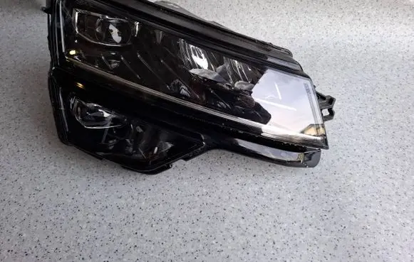 Skoda Karoq Headlight/headlamp 57B941016D 0021590702 20PL8935