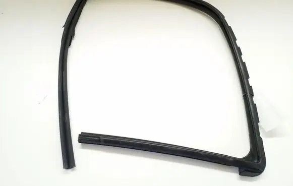 Nissan Juke I F15 Front door rubber seal 803311KA0A