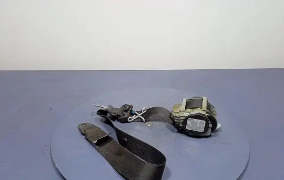 Ford Mondeo MK IV Front seatbelt 606639200
