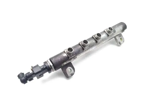 Opel Insignia A Fuel main line pipe 55566047 0281002903 0445214199