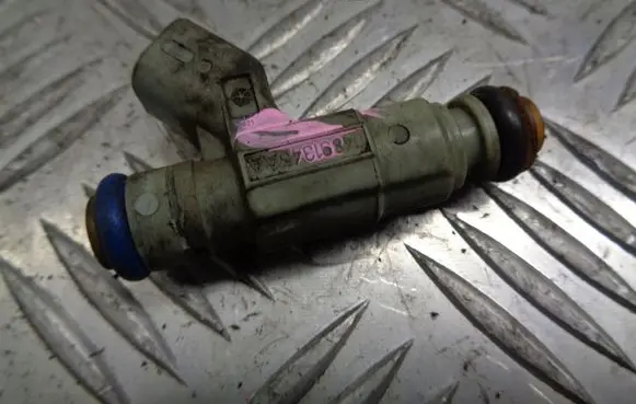 Chrysler PT Cruiser Fuel injectors set 04891345AA
