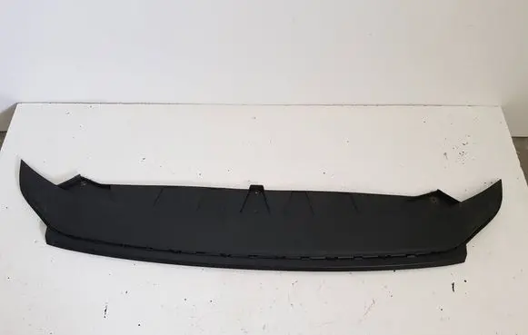Front bumper lip