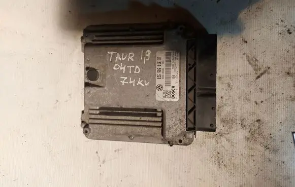 Volkswagen Touran I Engine control unit/module 03G906016